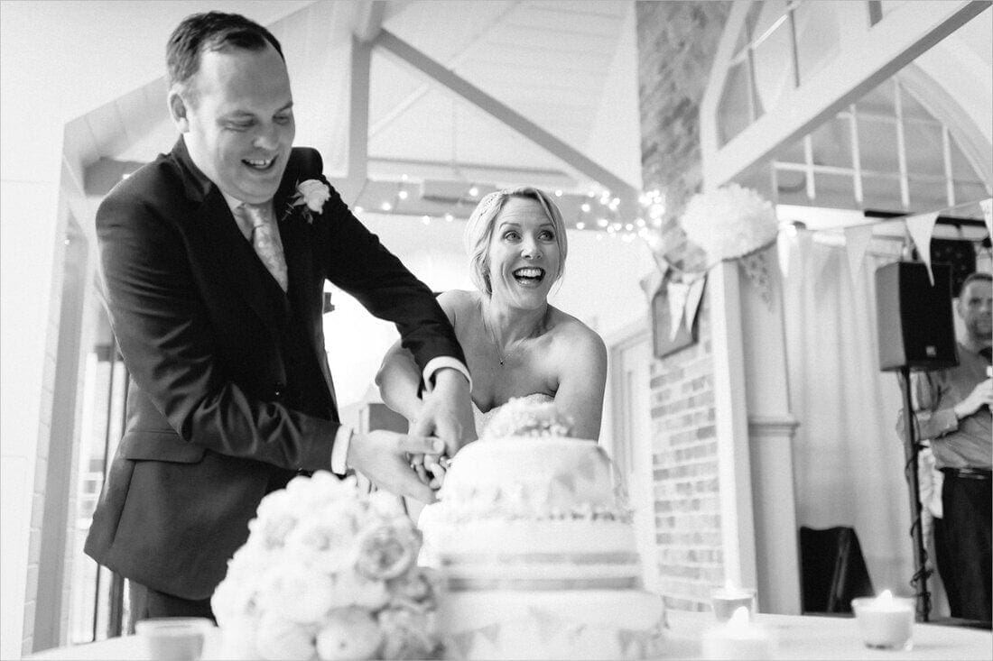 cutting the wedding cake