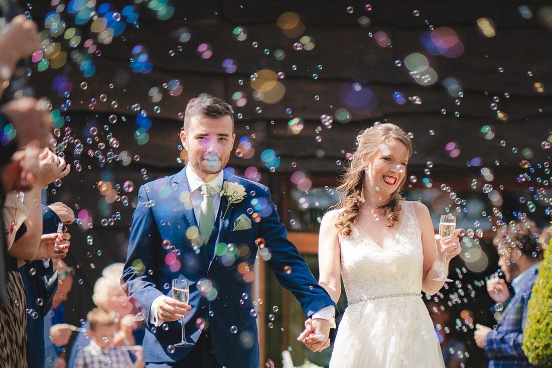 wedding bubbles confetti