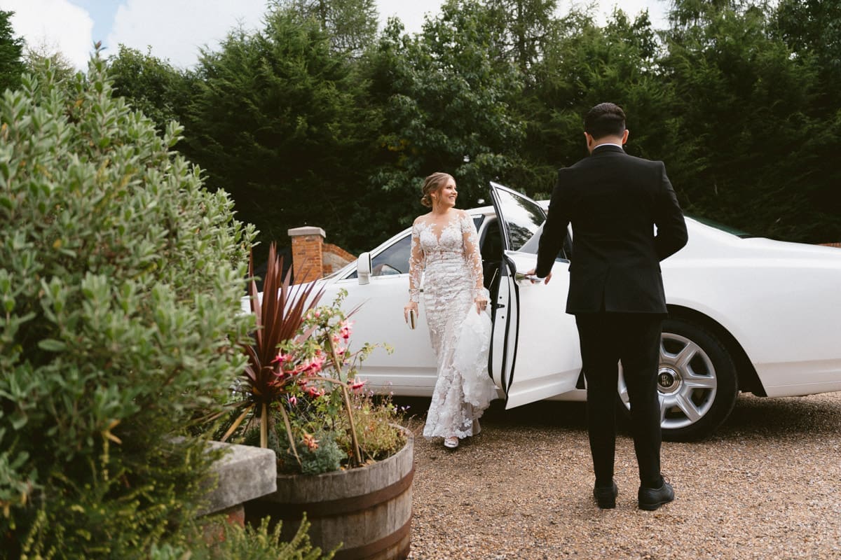 bride arriving at Cain Manor